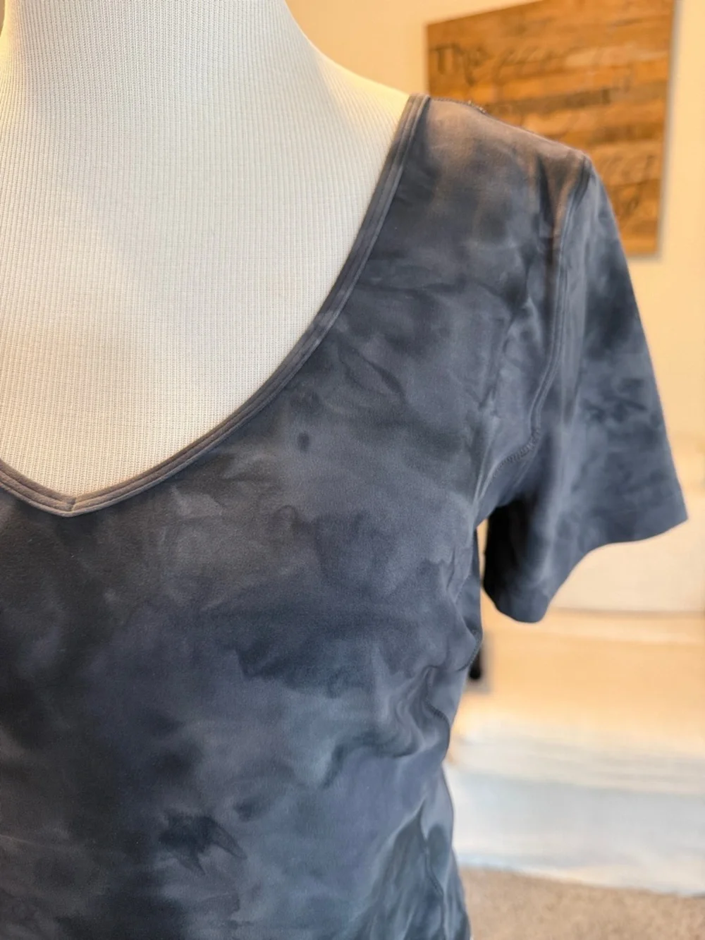 lululemon athletica fitted neck
